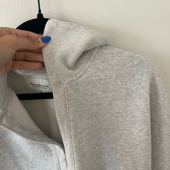 Abercombie Grey Essential Half Zip - Picture 4 of 7